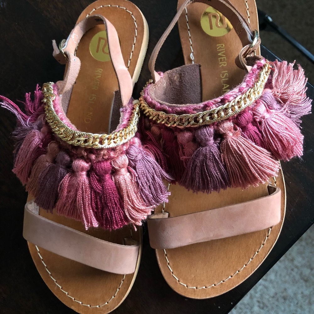 River Island Tassle Sandals Size 6 New with tags💕